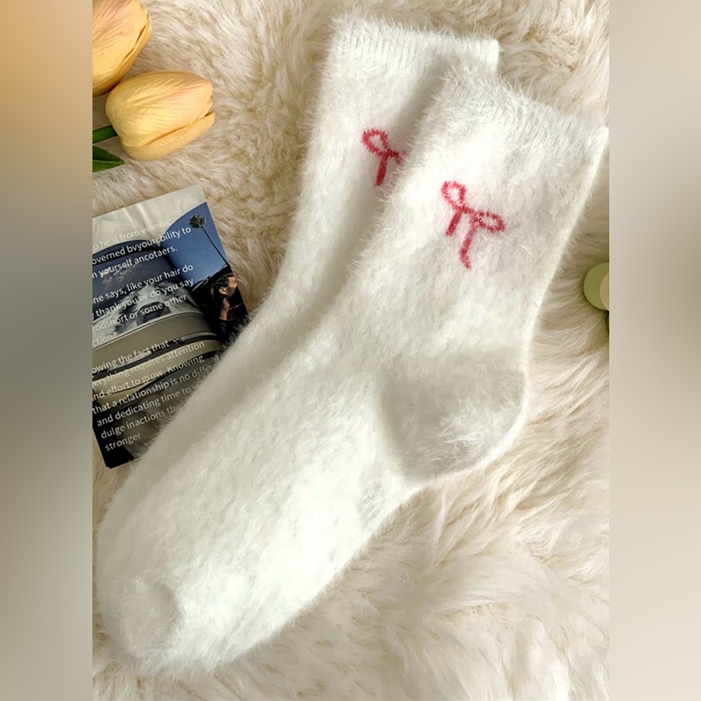 🎀2-Pairs Fluffy Coquette White & Pink Bow Crew Socks - BRAND NEW IN PACKAGING